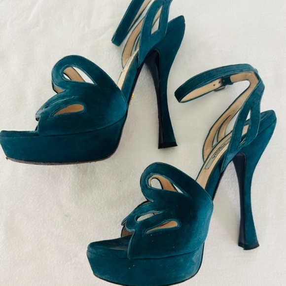 Vintage Prada suede cutout platform sandal - Picture 3 of 11